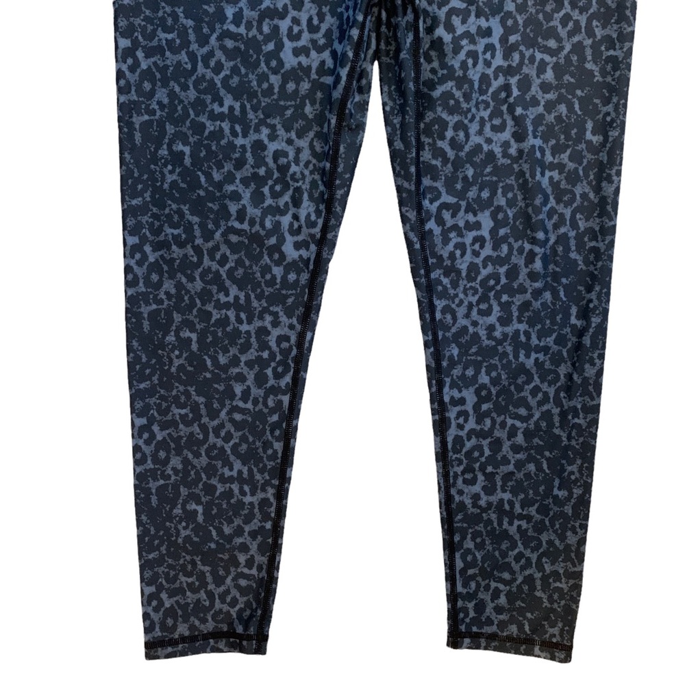 ZYIA Active Stone Leopard Scrunchy Light and Luxe Leggings - Picture 4 of 7